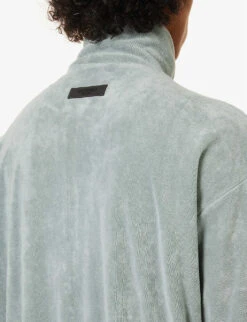 ESSENTIALS Brand-patch Short-sleeved Relaxed-fit Bamboo-blend Sweatshirt 11 ESSENTIALS Brand-patch Short-sleeved Relaxed-fit Bamboo-blend Sweatshirt -Metro Style Shop R04126202 SYCAMORE ALT04