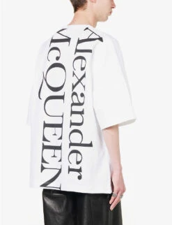 Alexander McQueen Logo-print Relaxed-fit Cotton-jersey T-shirt 10 Alexander McQueen Logo-print Relaxed-fit Cotton-jersey T-shirt -Metro Style Shop R04153556 WHITEBLACK ALT03