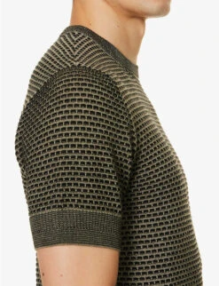 Emporio Armani Geometric-pattern Short-sleeve Knitted Jumper -Metro Style Shop R04184764 FNERO ALT04